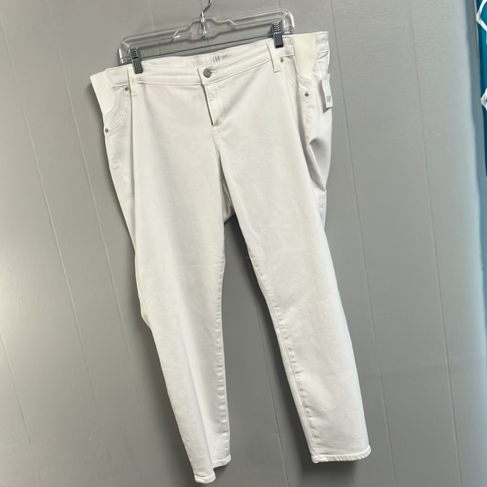 *HOST PICK* NWT GAP Maternity Jeans White Size 34 New With Tags